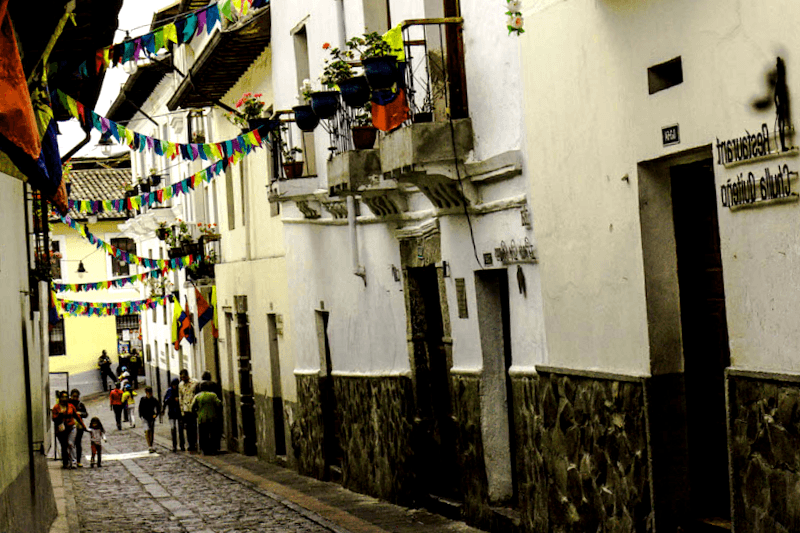 Visitar Ecuador y descubrir de Calle La Ronda