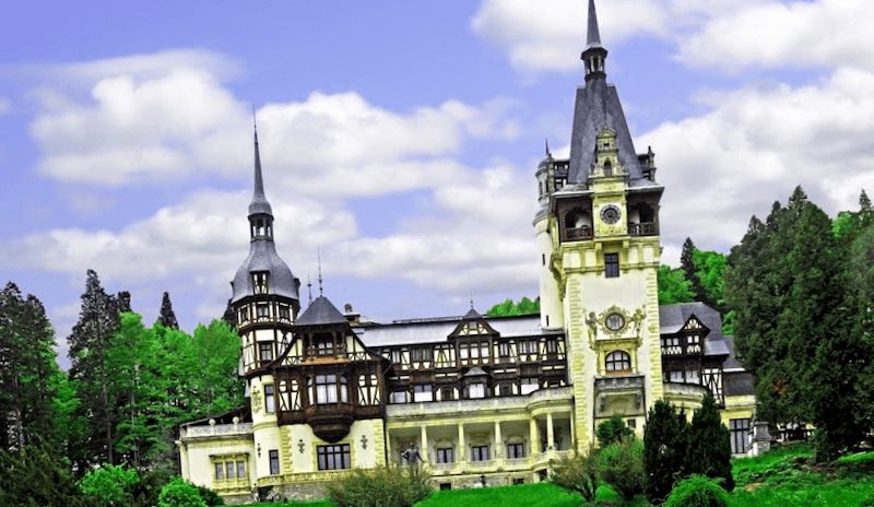 Visitar Rumania y descubrir de Castillo de Peles
