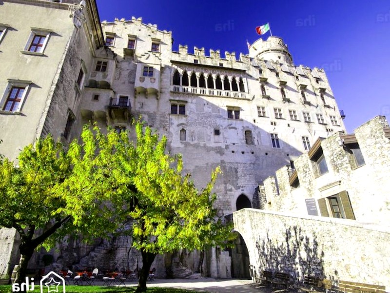Visitar Italia y descubrir de Castillo de Trento