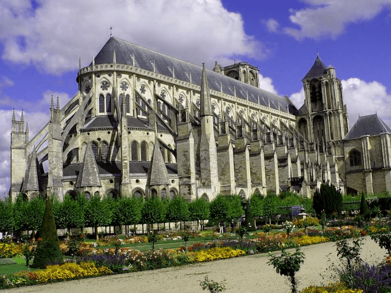 Catedral de Bourges que descubrir