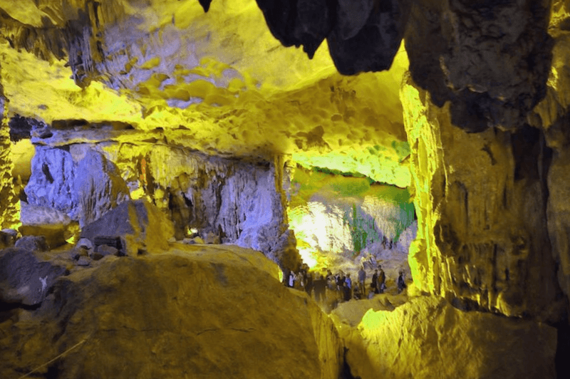 Cueva de Sung Sot que ver