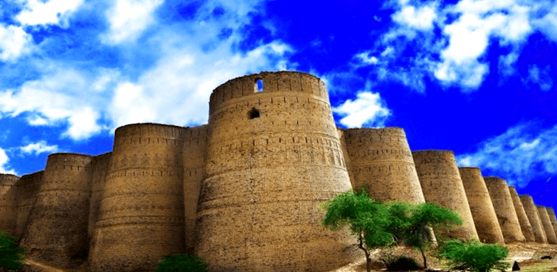 Visitar Pakistan y maravillarse de Fortaleza de Derawan