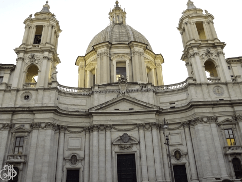 Visitar Italia y descubrir de Iglesia de Santa Ines en Agonia