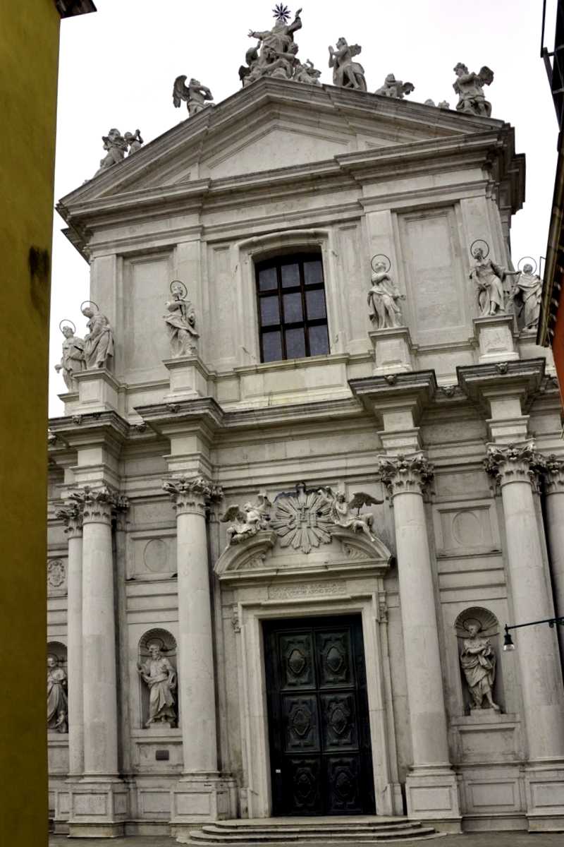 Conocer Italia y maravillarse de Iglesia de Santa Maria Assunta