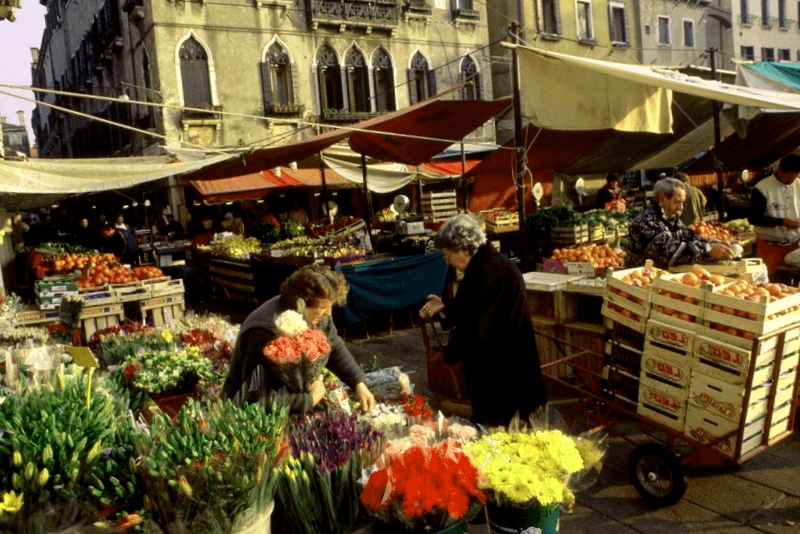 Ver Italia y descubrir de Mercados de Rialto