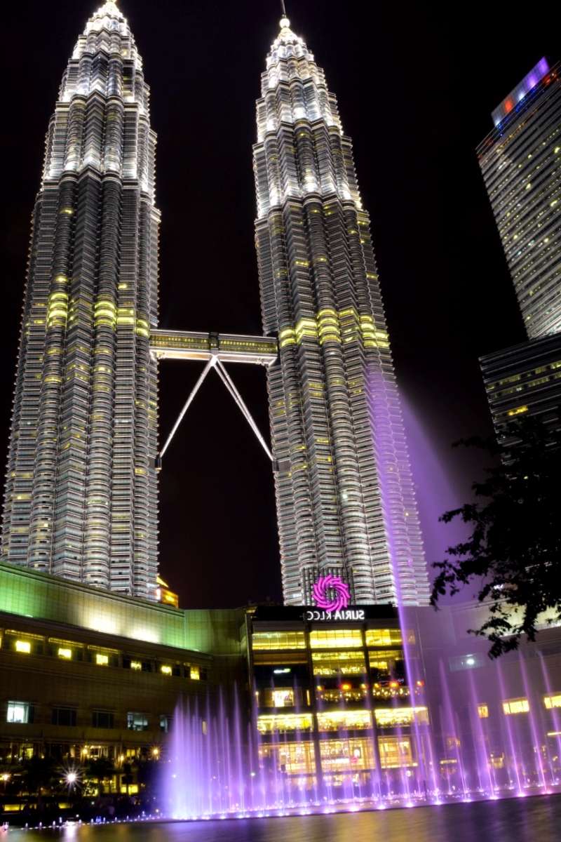Conocer Indonesia y maravillarse de Torre Kuala Lumpun