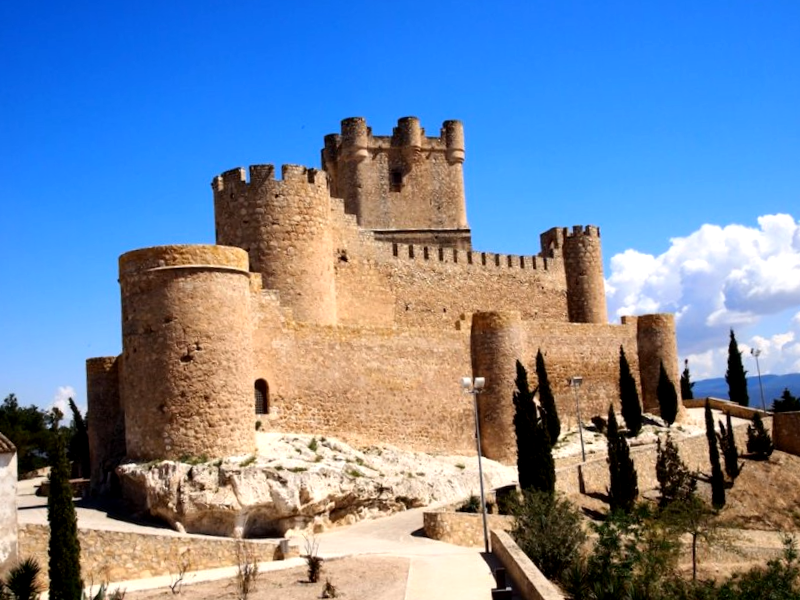 Conocer España y descubrir de Castillo de la Atalaya