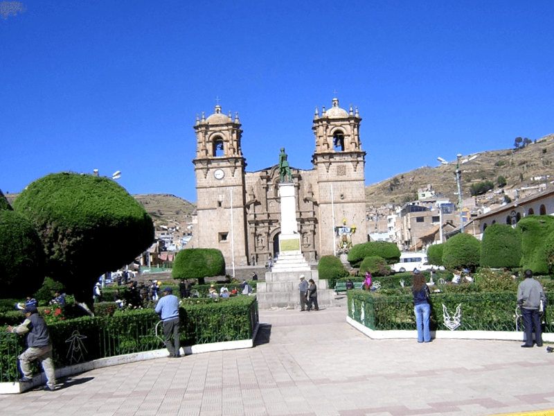 Conocer Peru y descubrir de Catedral de Puno
