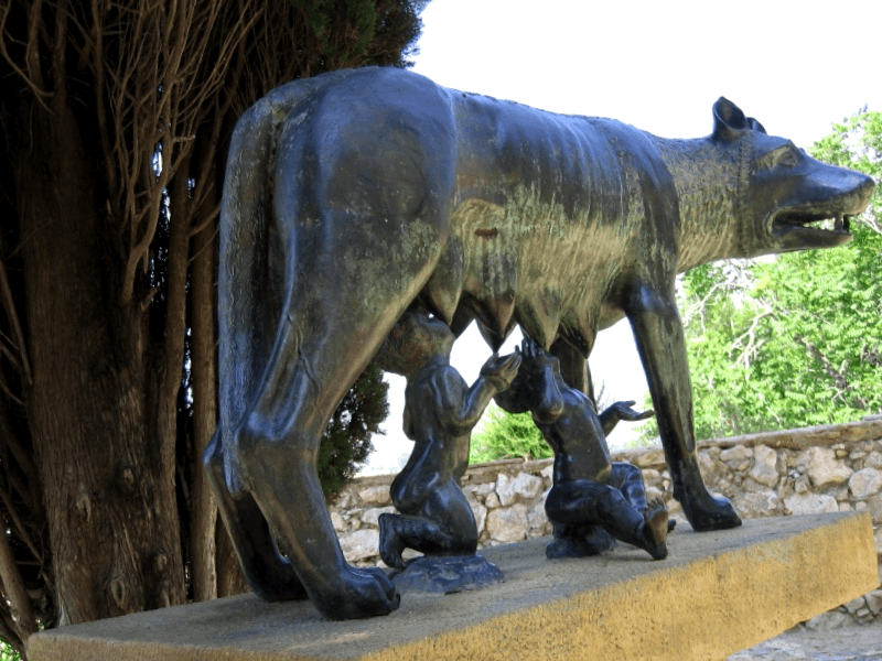 Ver Italia y descubrir de Estatua La Loba capitolina