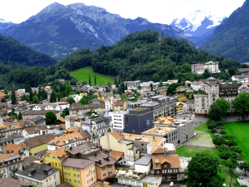 Visitar Suiza y maravillarse de Interlaken