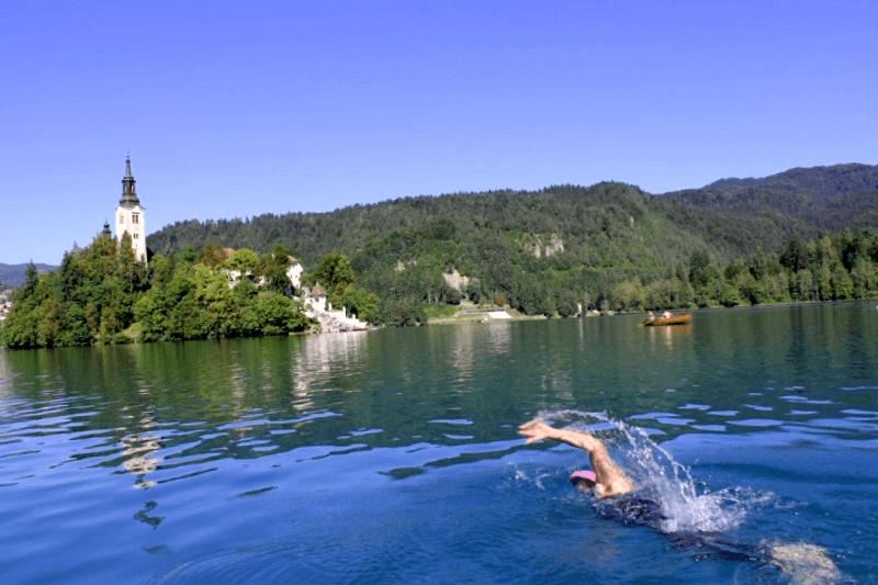 Conocer Eslovenia y maravillarse de Lago Bohinj