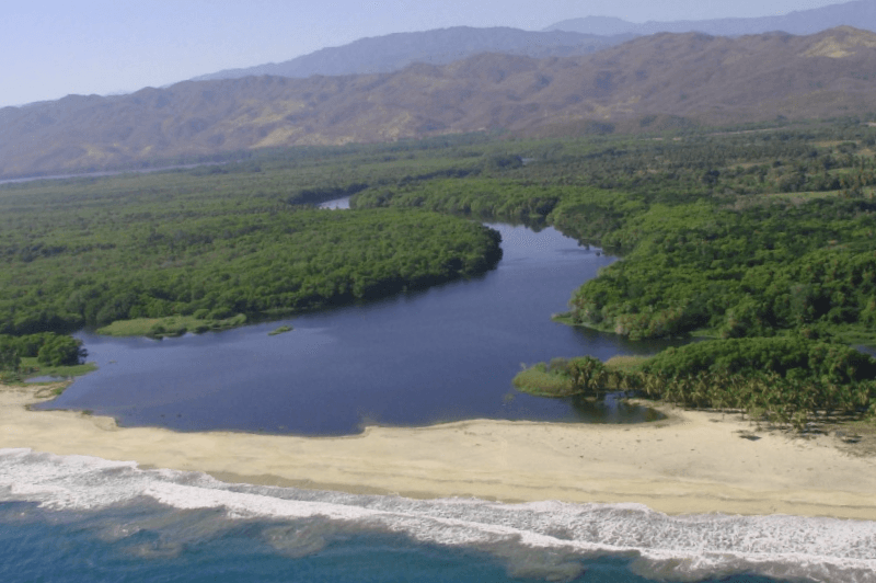 Laguna de Manialtepec que descubrir