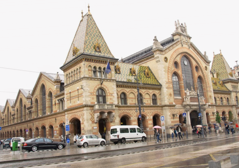 Visitar Hungria y maravillarse de Mercado Central de Pest