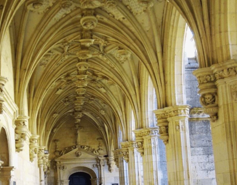Ver España y maravillarse de Monasterio de San Zoilo