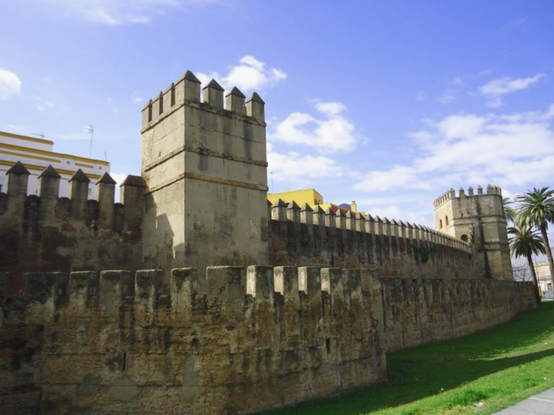 Conocer España y maravillarse de Muralla de la Macarena