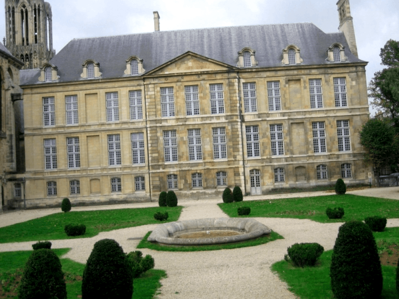 Visitar Palacio Tau de Reims