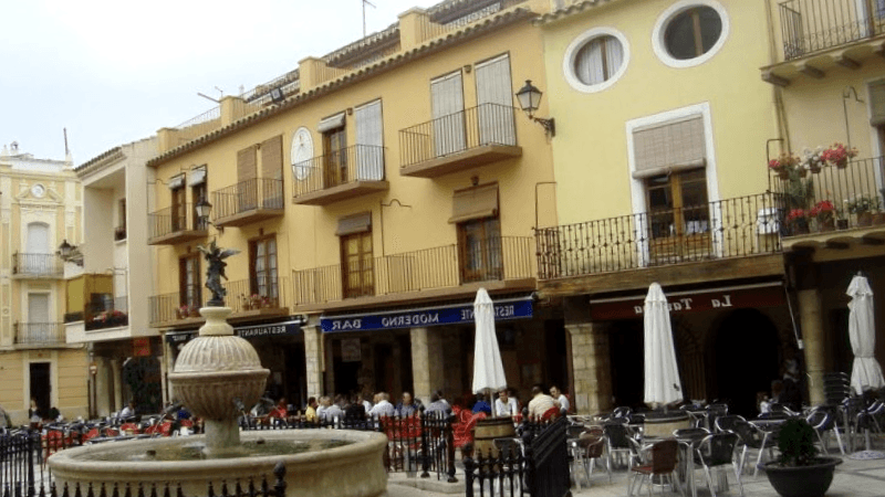 Ver España y maravillarse de Plaza yfuente de Sant Mateu