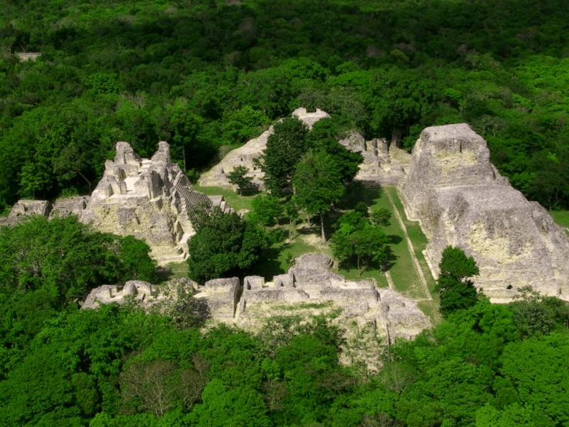 Conocer Ruinas aqueologicas de Calakmul
