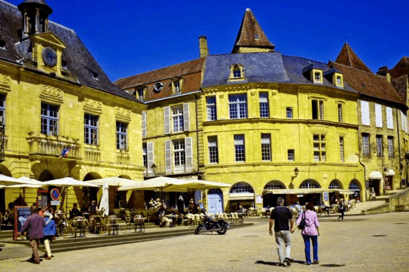 Visitar Francia y maravillarse de Sarlat la Caneda