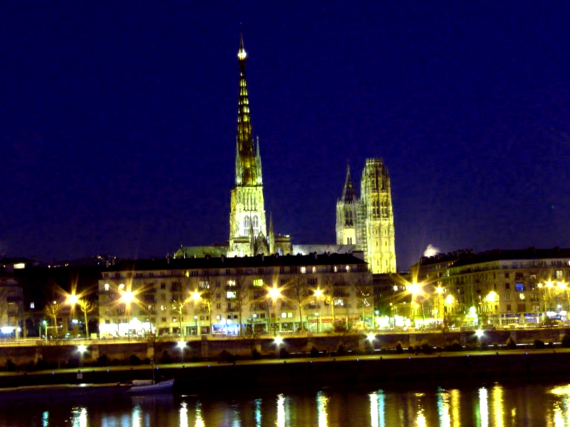 Visitar Francia y descubrir de Vista nocturna de Rouen